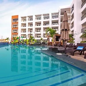https://medano-hotel-suites.cabosanlucashotelsmexico.com